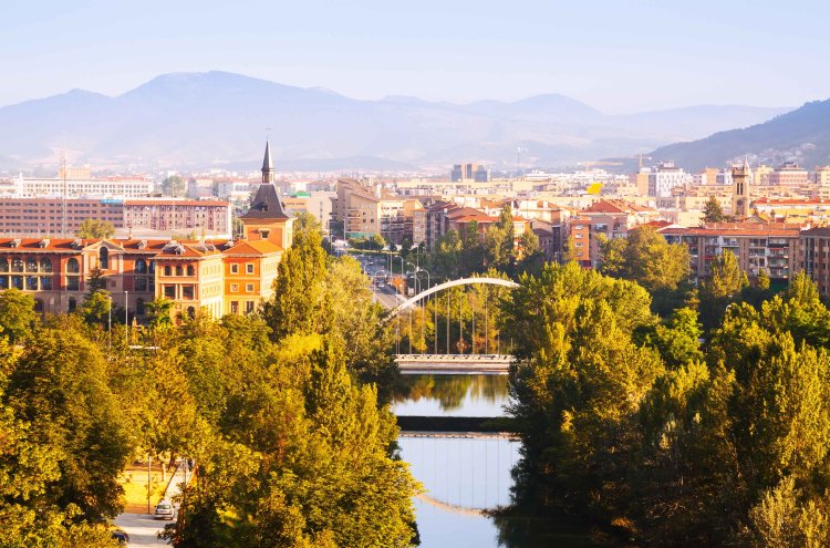 Relax, explore and enjoy authentic Navarra - Pamplona