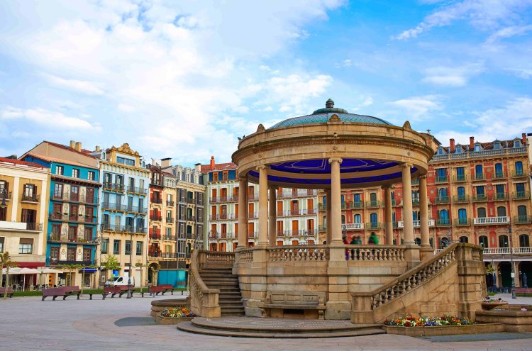 Relax, explore and enjoy authentic Navarra - Pamplona