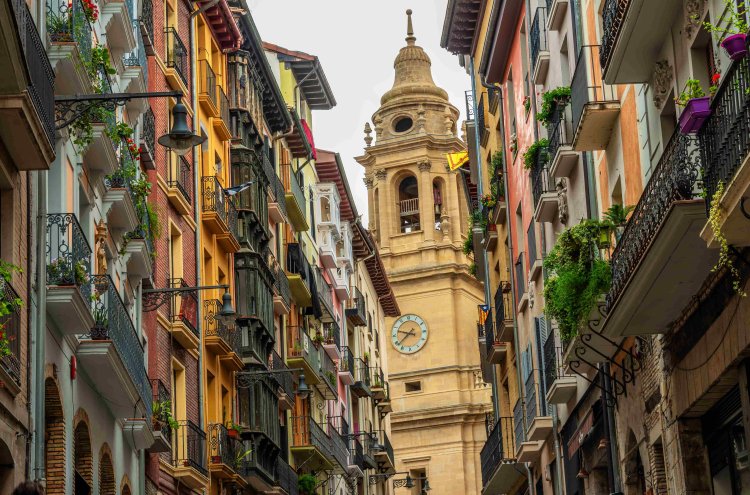 Relax, explore and enjoy authentic Navarra - Pamplona