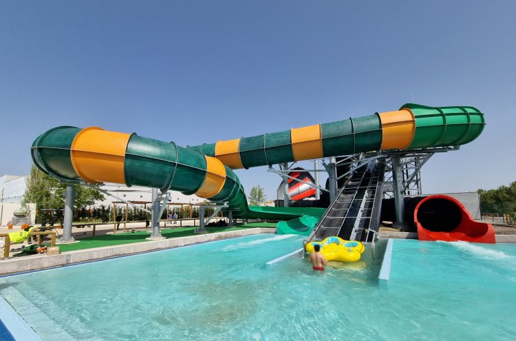 Madrid City Break + Tickets to Warner Theme Park! - Warner Beach