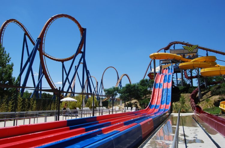 Madrid City Break + Tickets to Warner Theme Park! - Warner Beach