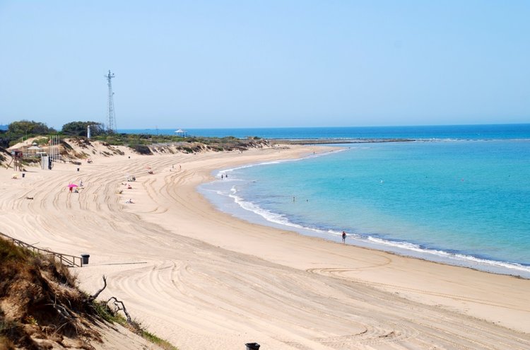 Last spots available! Make the most of summer in Rota! - Rota
