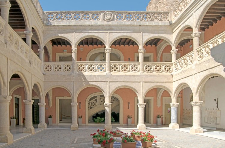 Last spots available! Make the most of summer in Rota! - Rota