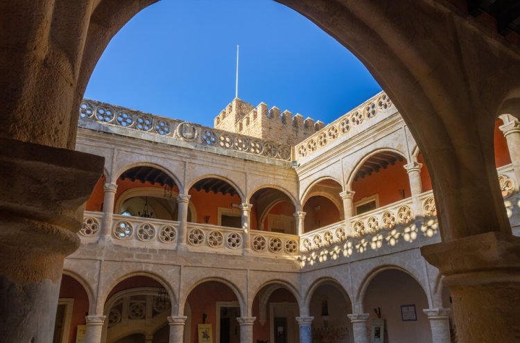 Last spots available! Make the most of summer in Rota! - Rota