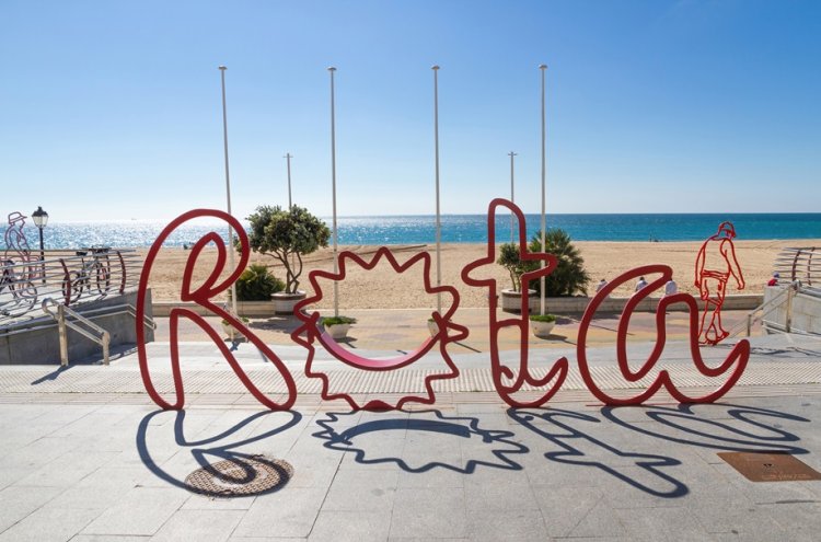Last spots available! Make the most of summer in Rota! - Rota