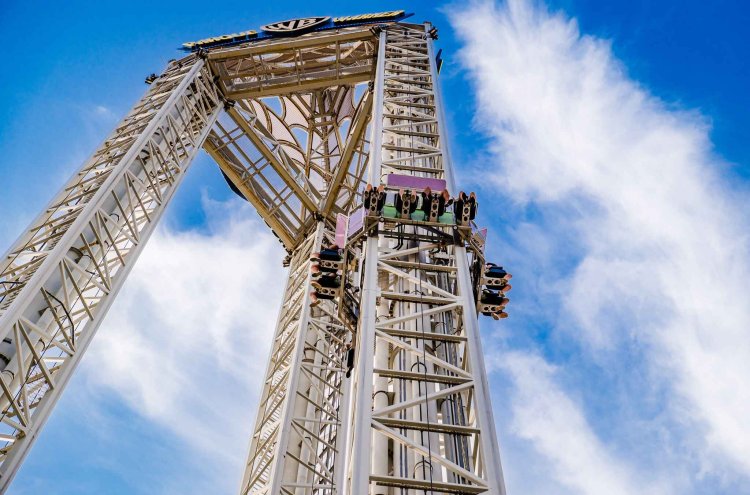 Madrid City Break + Tickets to Warner Theme Park! - Parque Warner