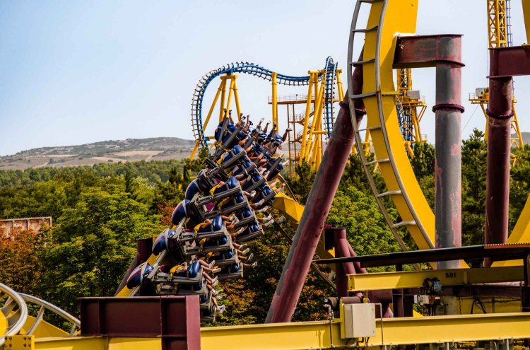 Madrid City Break + Tickets to Warner Theme Park! - Parque Warner