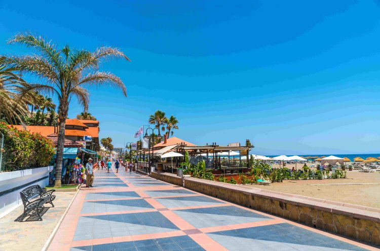 Benalmádena Adults-Only: sol, conforto e felicidade costeira - Benalmádena