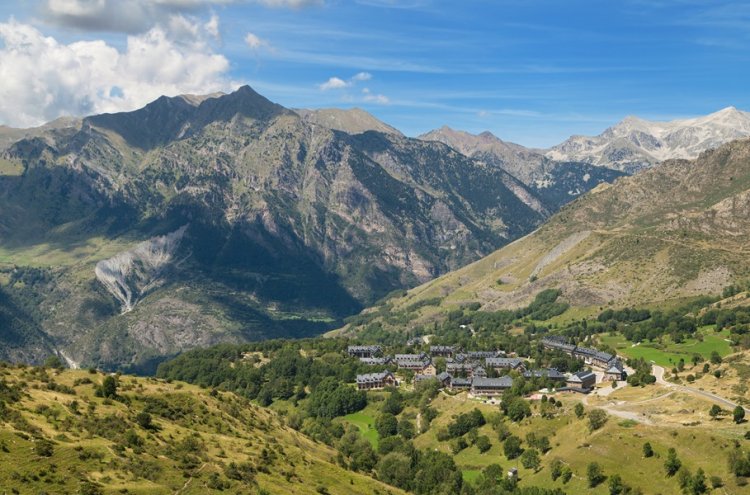 Dias lentos na montanha: relaxe no Pla de la Ermita Lleida - Boi Taull