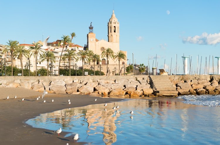Sitges com Vista: Mar, Charme e Conforto - Sitges