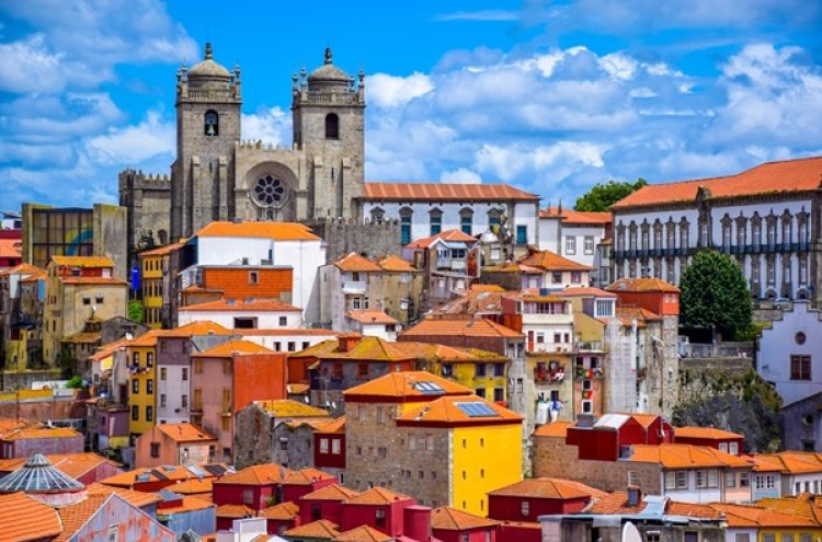 Porto Getaway with a Cruise and Winery Visit - Oporto