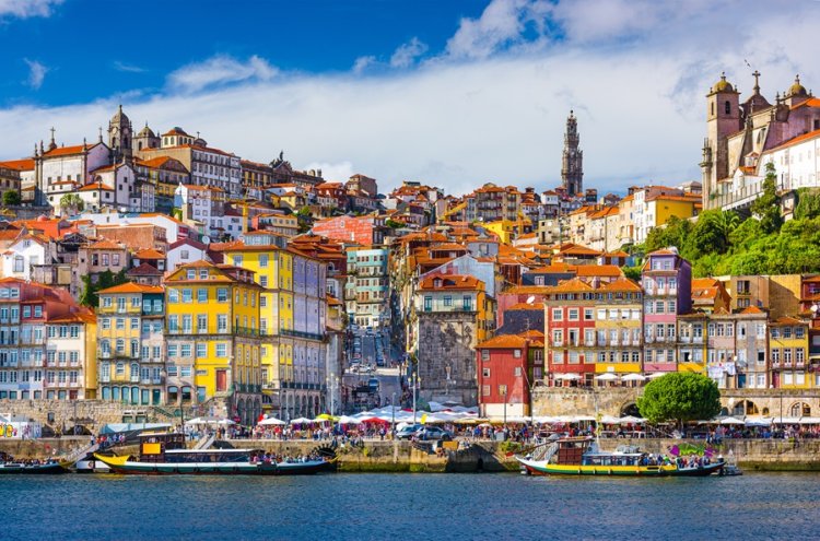 Porto Getaway with a Cruise and Winery Visit - Oporto
