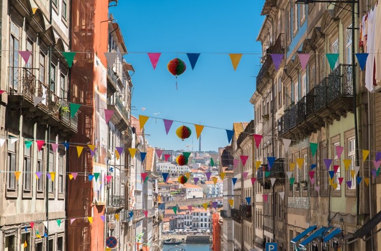 Porto Getaway with a Cruise and Winery Visit - Oporto