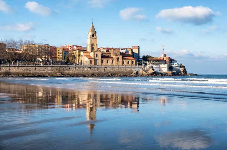 Stadt, Meer & Sidra: Entdecken Sie Gijón von einem gut gelegenen Hotel aus - Gijón