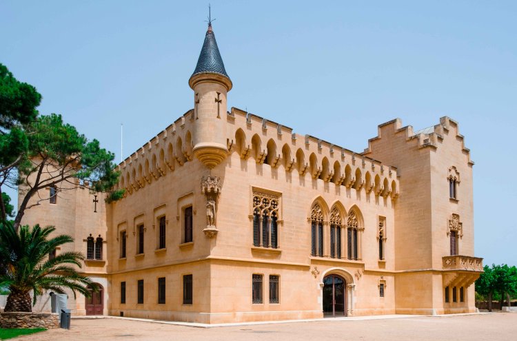 Family Offer in Costa Dorada: Hotel + Tickets to PortAventura Park and Ferrari Land! - Vilaseca