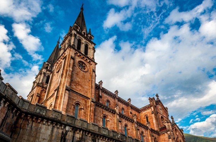 Discover Cangas de Onís in Asturias - Cangas de Onís