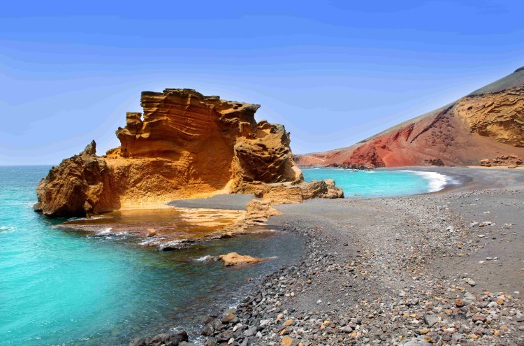 Enjoy Lanzarato at a 4-star hotel - Lanzarote