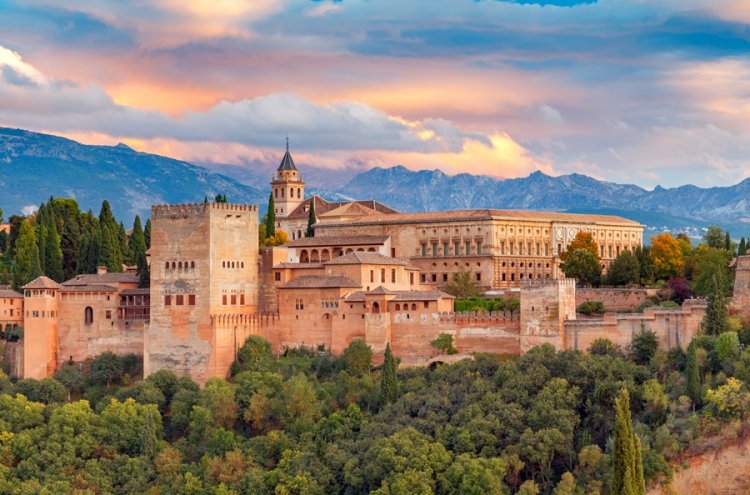 Relaxe com estilo perto de Granada: spa, jardins e cultura - Granada