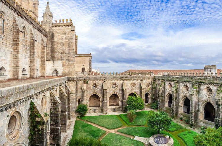 Évadez-vous au cœur de l’histoire et des traditions portugaises - Évora
