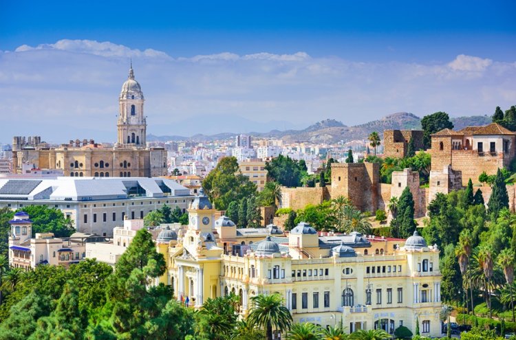 Acorde com vista para o Mediterrâneo: uma escapadinha de 4 estrelas em Rincón de la Victoria - Málaga