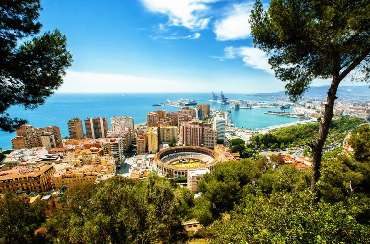Acorde com vista para o Mediterrâneo: uma escapadinha de 4 estrelas em Rincón de la Victoria - Málaga