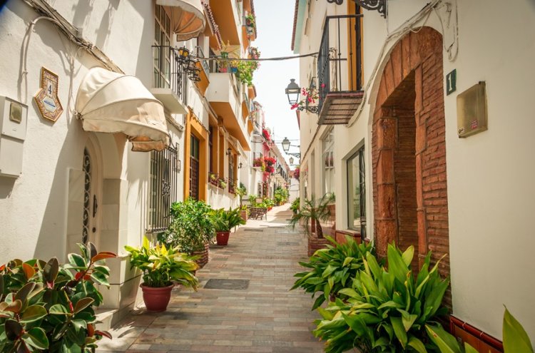 Acorde com vista para o Mediterrâneo: uma escapadinha de 4 estrelas em Rincón de la Victoria - Málaga