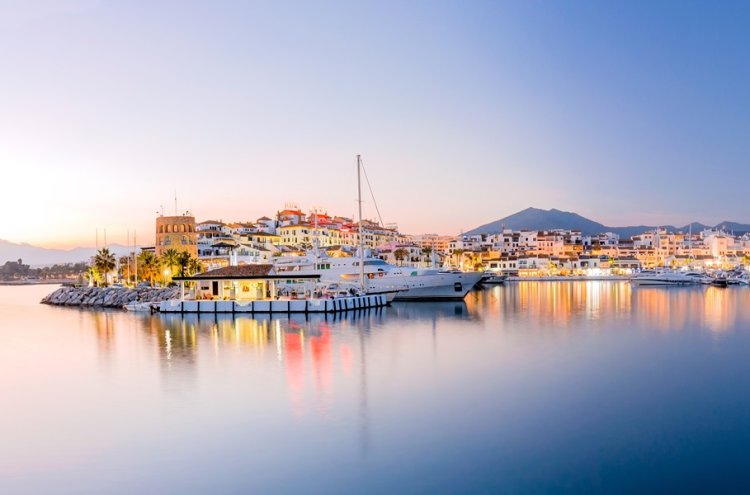 Acorde com vista para o Mediterrâneo: uma escapadinha de 4 estrelas em Rincón de la Victoria - Málaga