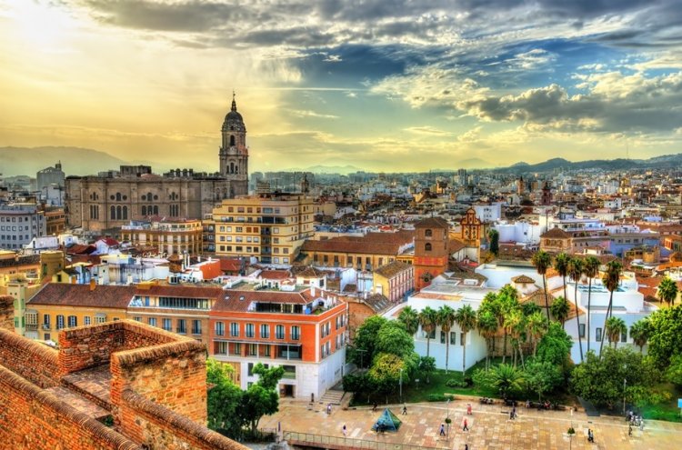 Acorde com vista para o Mediterrâneo: uma escapadinha de 4 estrelas em Rincón de la Victoria - Málaga