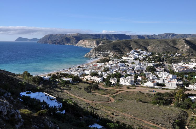 Summer in a 4* beachfront hotel in Cabo de Gata - Destination