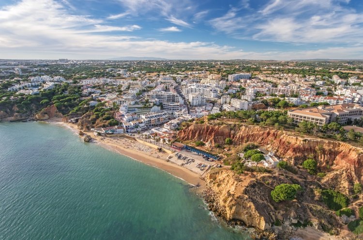Winter Bliss by the Beach in Algarve - Destination