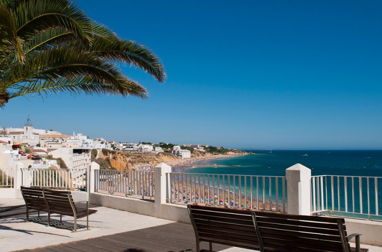 Winter Bliss by the Beach in Algarve - Destination