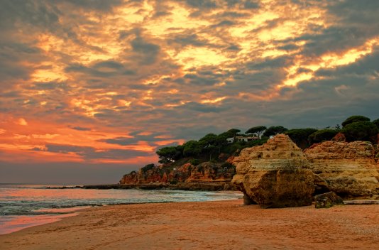 Winter Bliss by the Beach in Algarve - Destination