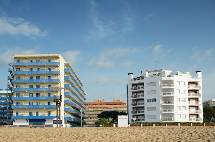 Half-Board Hotel in Malgrat de Mar, Moments from the Beach - Destination