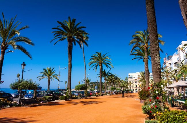 Beachfront Beauty: Experience the Magic of Lloret de Mar - Destination