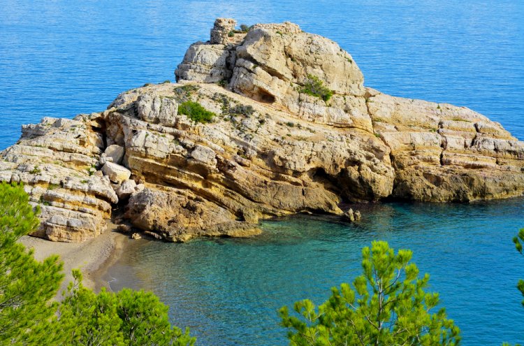 Relax in a campsite on the beachfront in Costa Dorada! - Destination