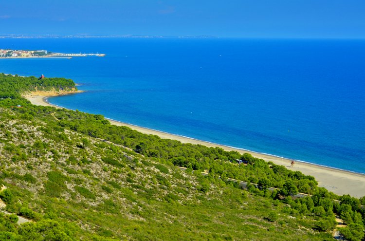 Relax in a campsite on the beachfront in Costa Dorada! - Destination