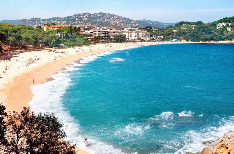 Family Bargain Alert! Hotel Garbi Park in Lloret de Mar - Destination