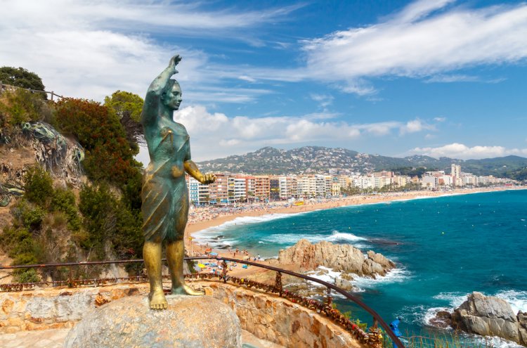 Family Bargain Alert! Hotel Garbi Park in Lloret de Mar - Destination