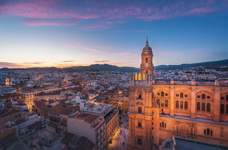 Hotel Hilton Garden Inn Málaga - Kids Stay for FREE! - Destination
