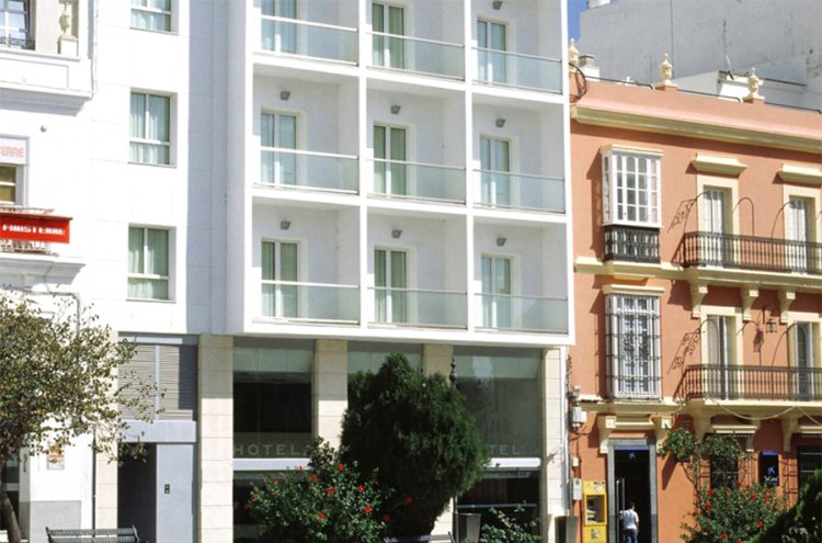 Discover Cadiz in the South of Spain - Hotel Salymar - Destination