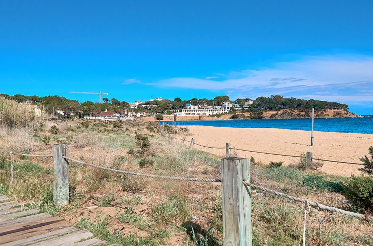 Sant Feliu de Guíxols em hotel 4* com Pequeno-Almoço - Destino