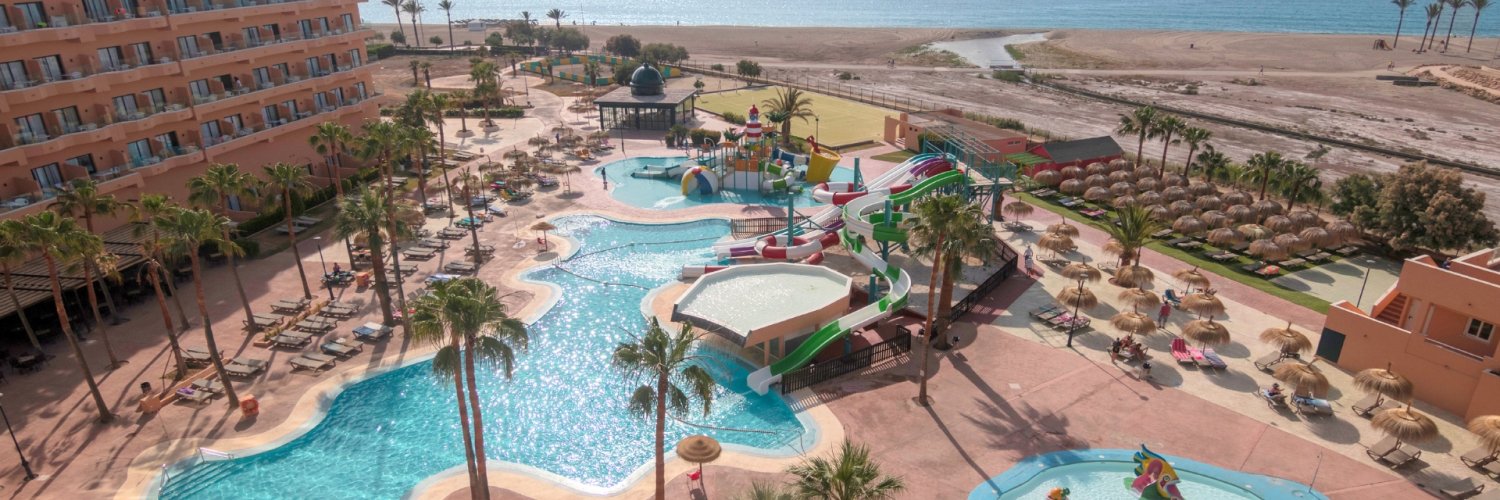 Hôtel 4* sur une plage de première ligne avec toboggans (Roquetas de Mar)