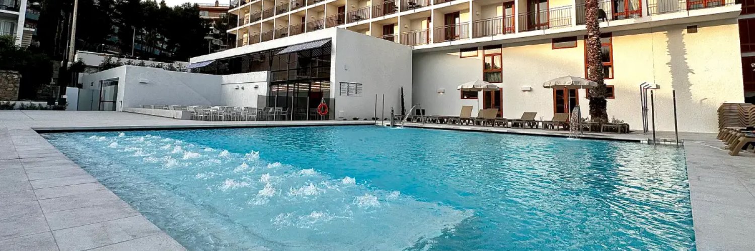Relax & recharge: stylish adults-only vibe in Salou
