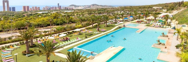 Évasion méditerranéenne à Benidorm : confort moderne et vues sur la ville