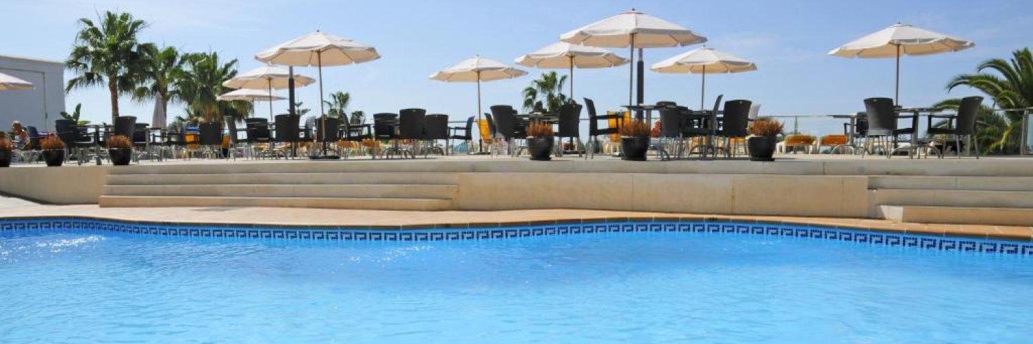 Sonne & Strand! in Nerja mit Zugang zum Spa und Halbpension