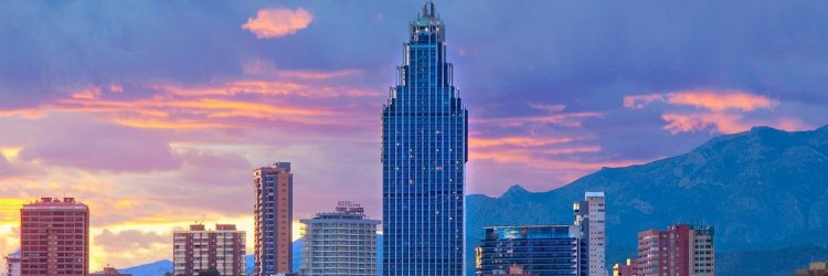 Benidorm nas alturas: Gran Hotel Bali junto à Praia de Poniente
