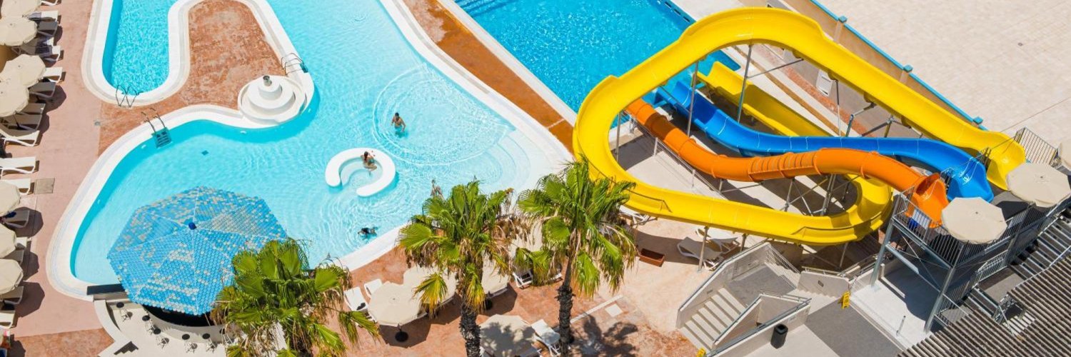 Last call summer, hotel with Water Slides!