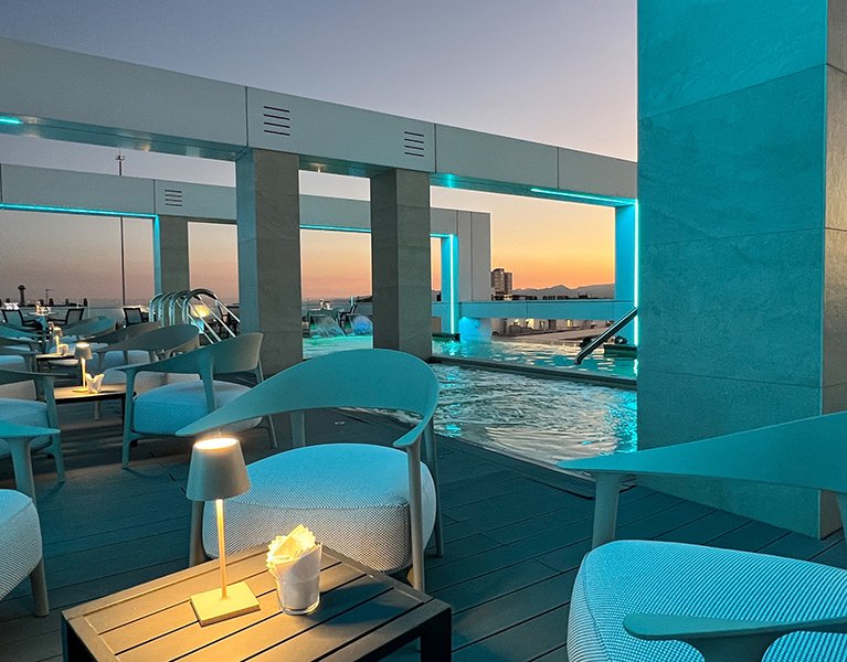 Enjoy Salou at Hotel Olympus Palace 4*.