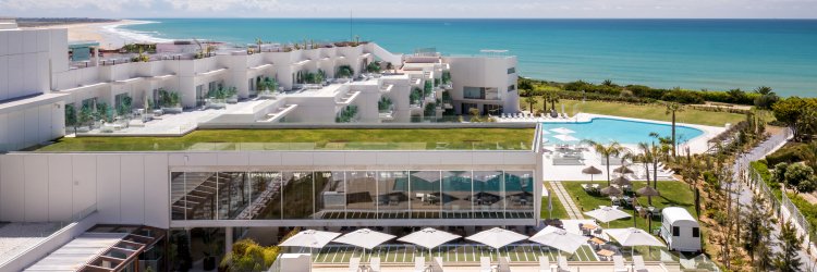 Desligue-se em Conil: hotel 4* para adultos em frente ao mar, oferta exclusiva!