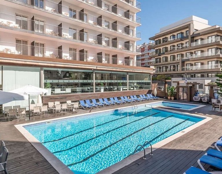 Férias Adults Only em Lloret de Mar num hotel 4*
